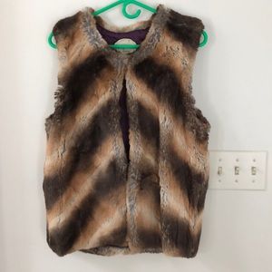 Women’s faux fur vest
